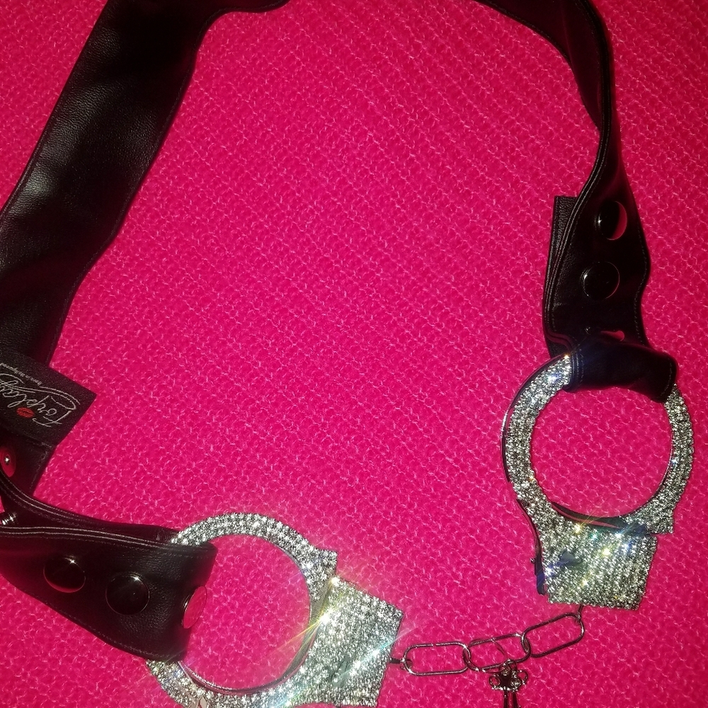 Hand cuffs with diamonds